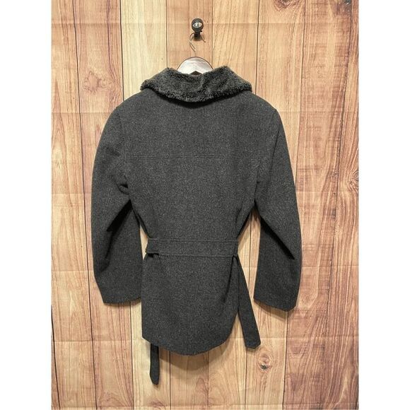 Braetan Large grey wool pea coat womens faux fur collar - Picture 9 of 9